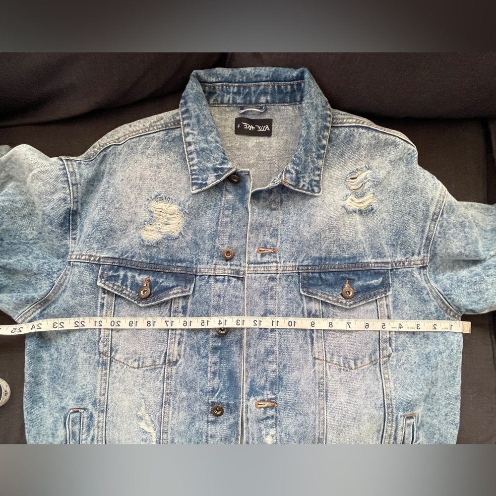Women's Oversized Destroyed Denim Jacket - Picture 9 of 14